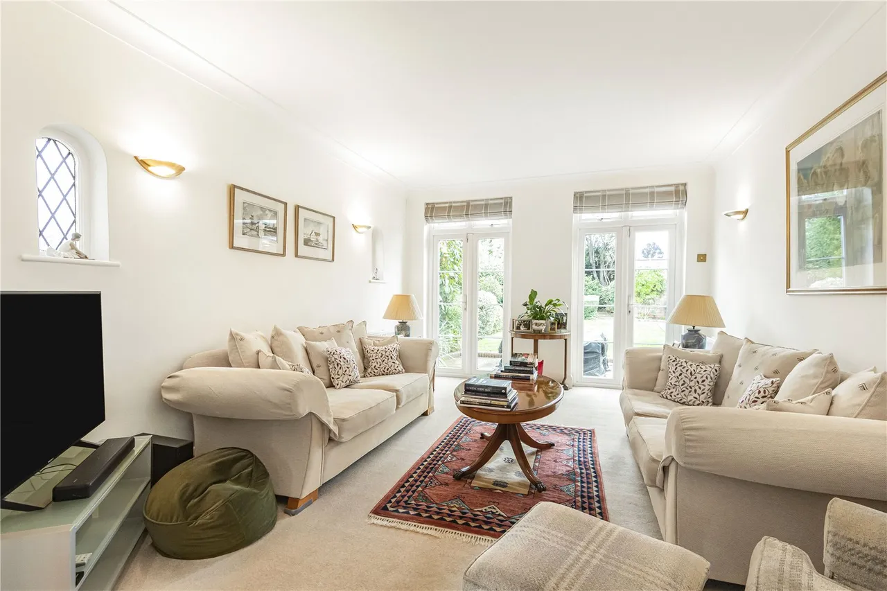 Leys Gardens, Cockfosters, EN4 9NA, photo 2