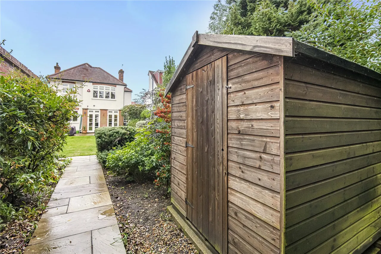 Leys Gardens, Cockfosters, EN4 9NA, photo 26