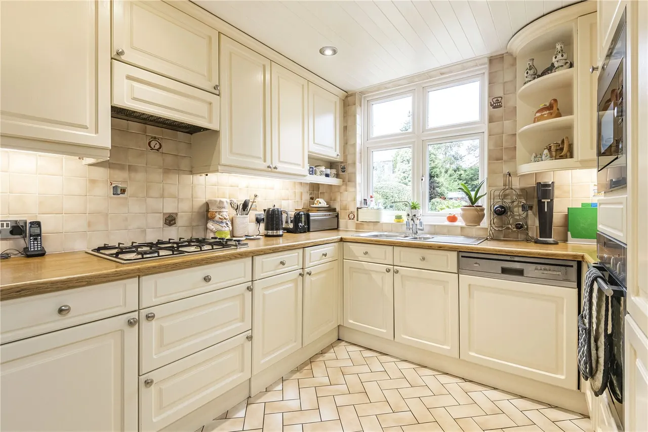Leys Gardens, Cockfosters, EN4 9NA, photo 6