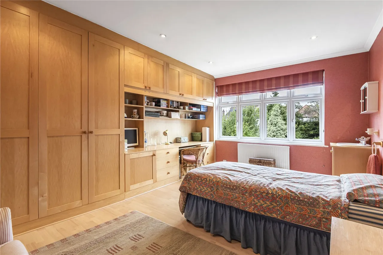Leys Gardens, Cockfosters, EN4 9NA, photo 16