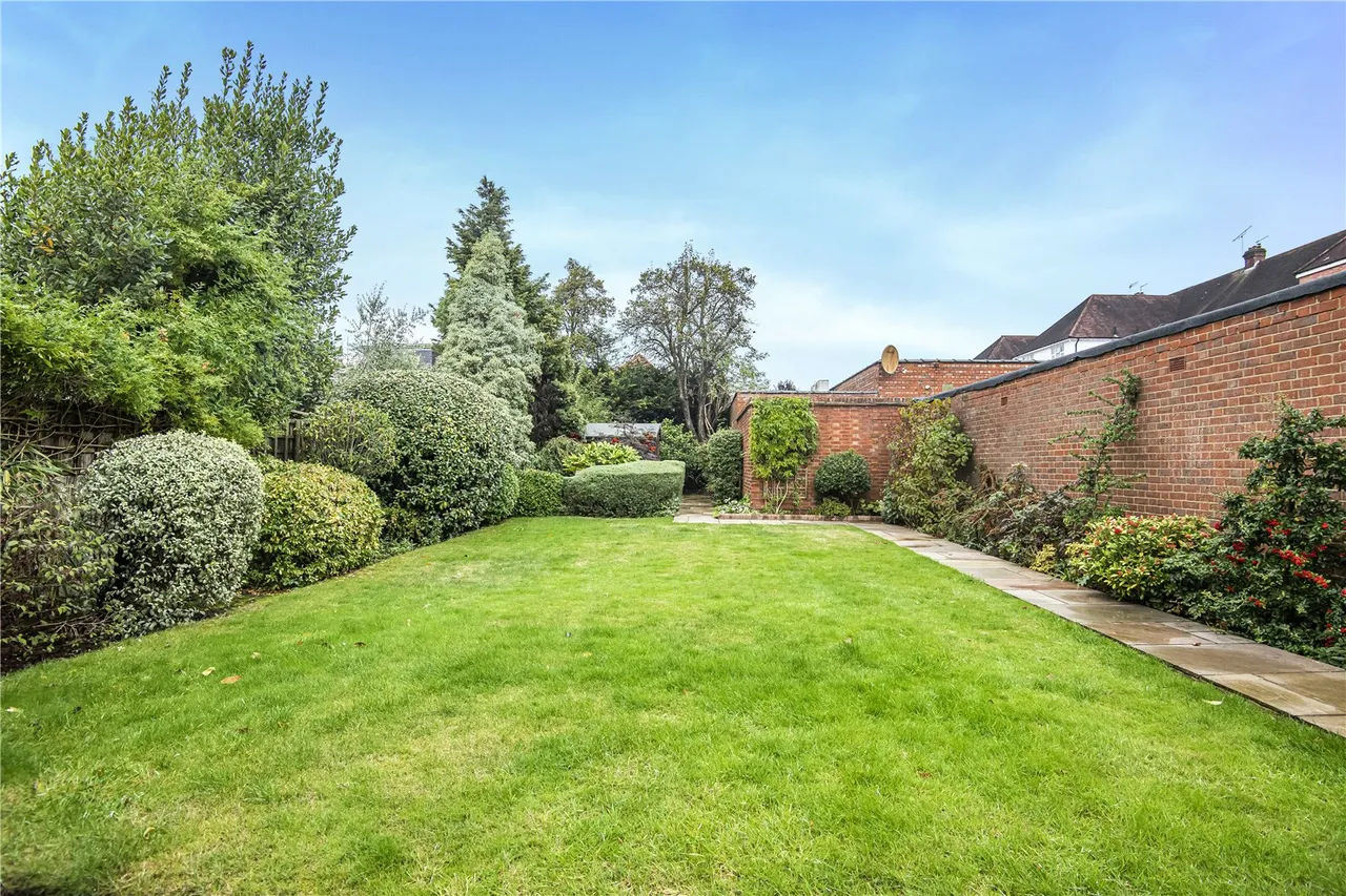Leys Gardens, Cockfosters, EN4 9NA, photo 25