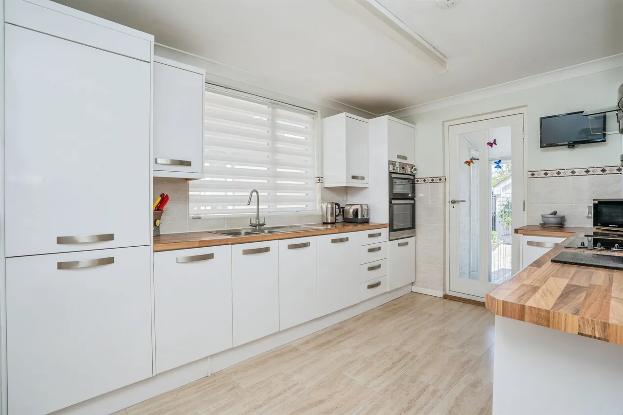 Elmwood Avenue, Waterlooville, PO7, photo 3
