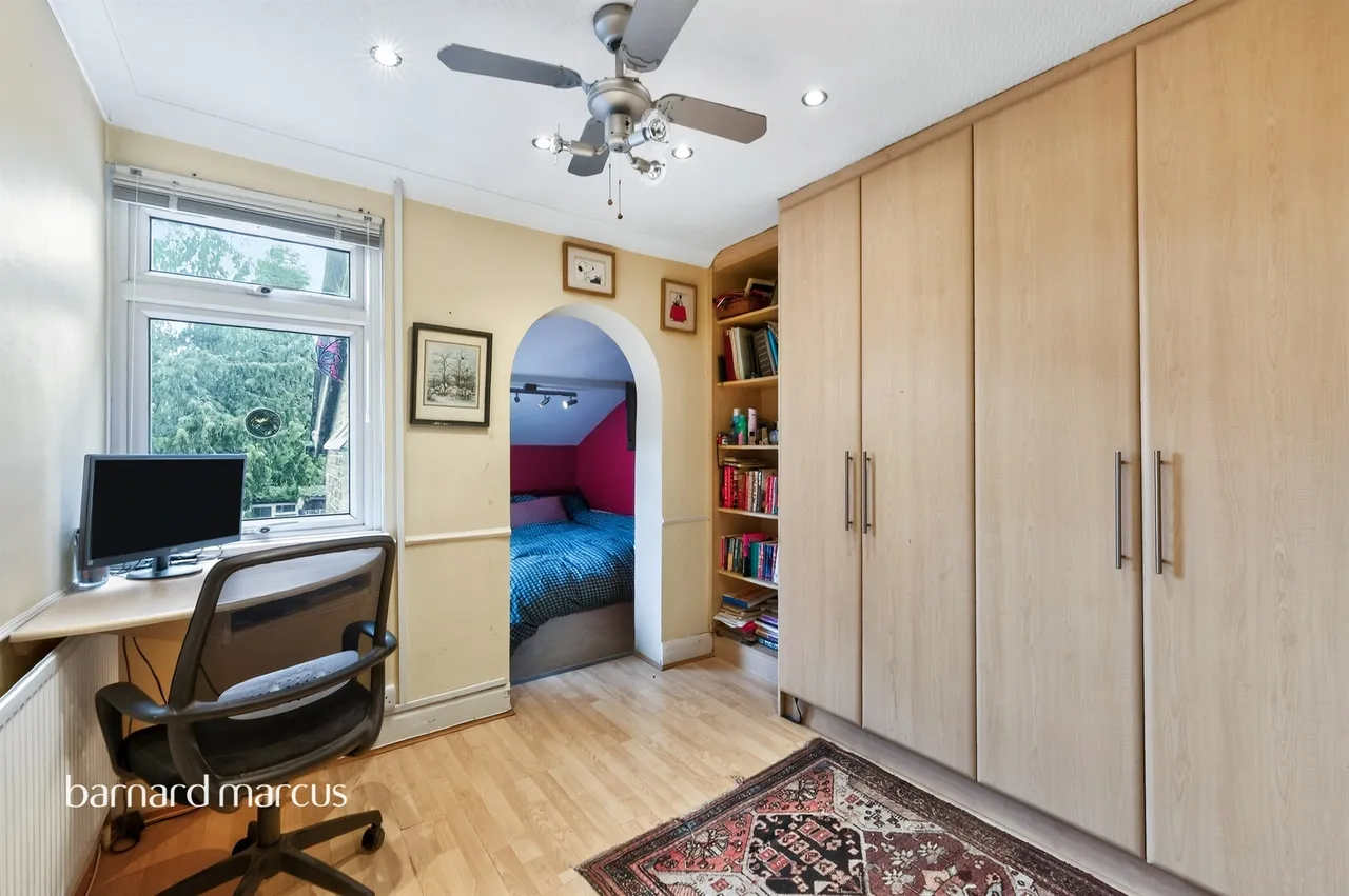 Fruen Road, Feltham, photo 8