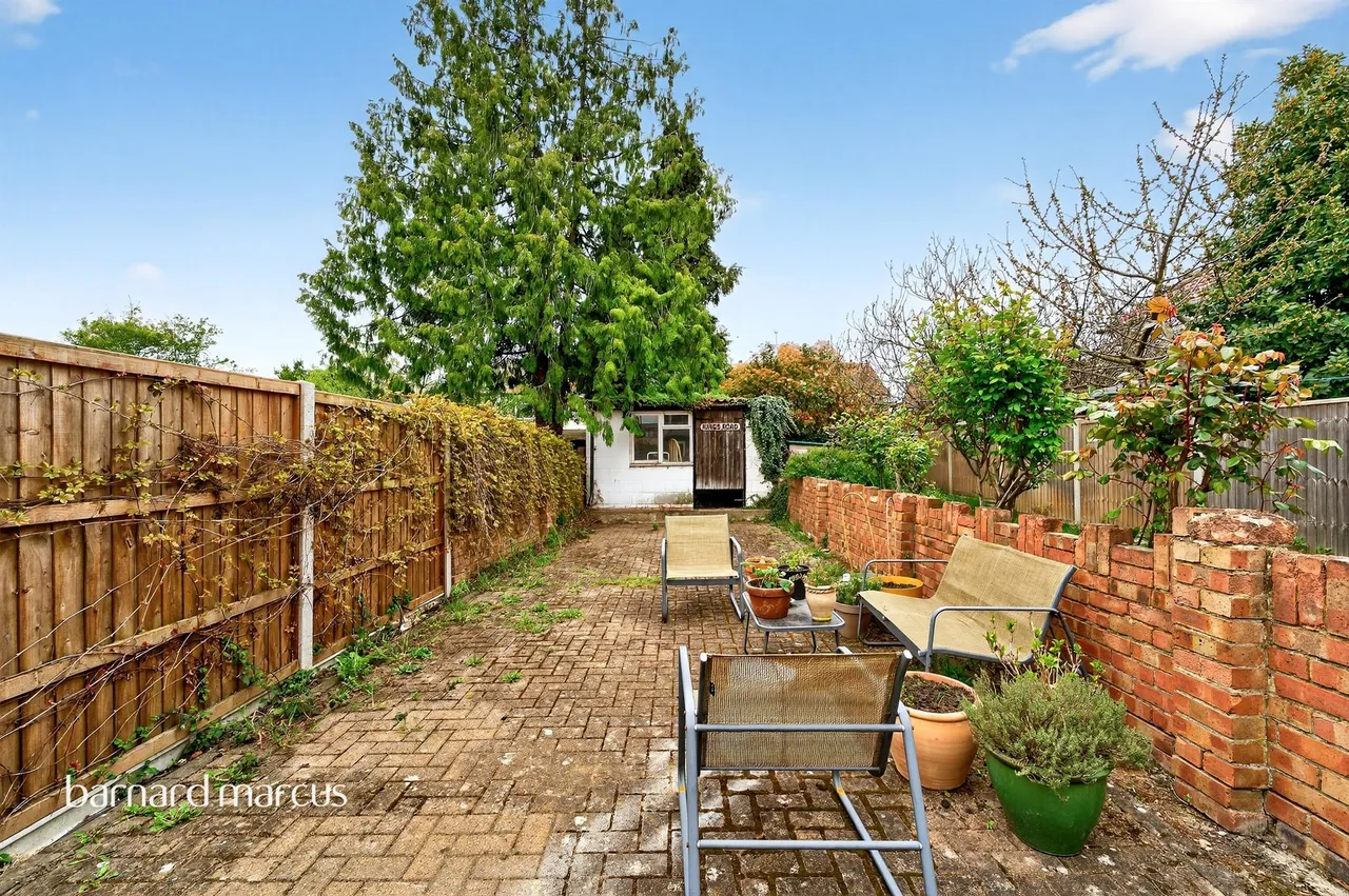 Fruen Road, Feltham, photo 4