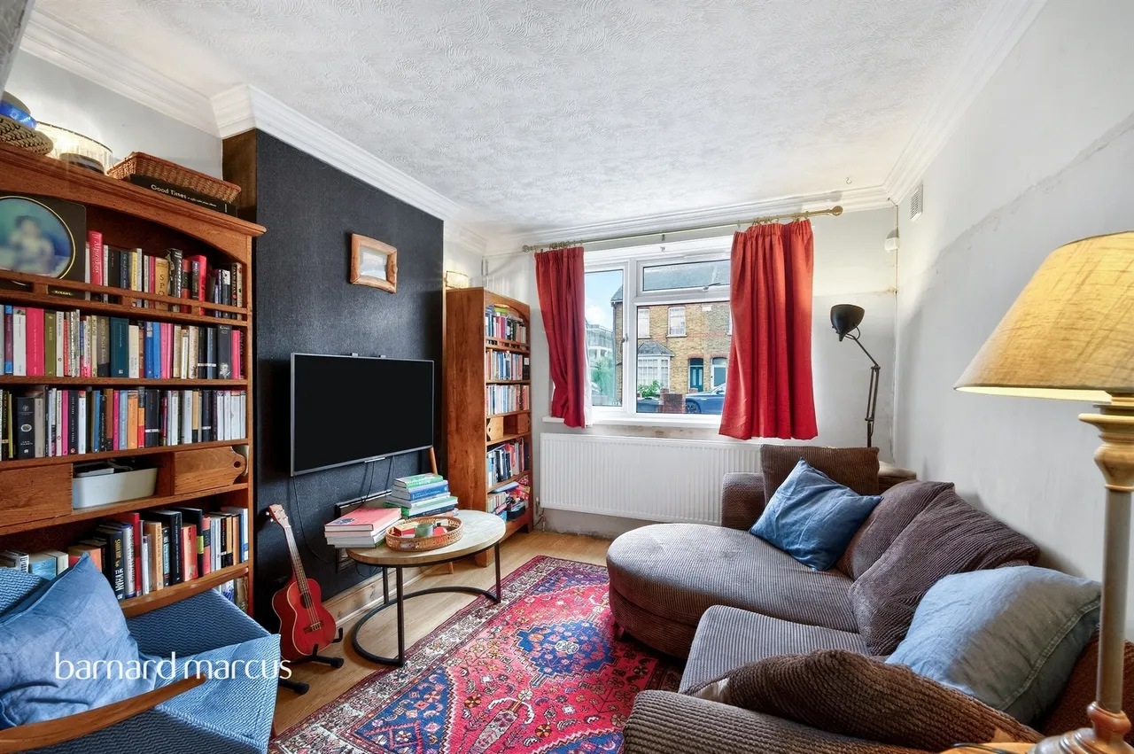 Fruen Road, Feltham, photo 5