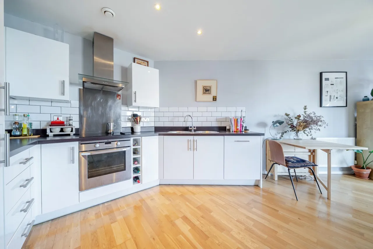 Enid Street, SE16, photo 2