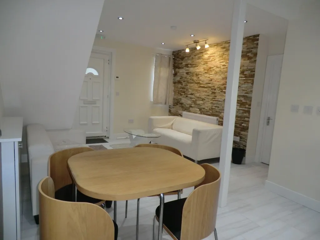 Charter Avenue, Canley, photo 5