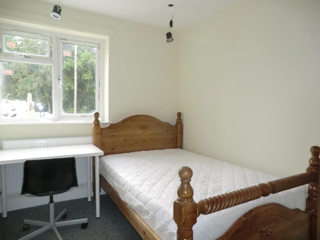 Charter Avenue, Canley, photo 7