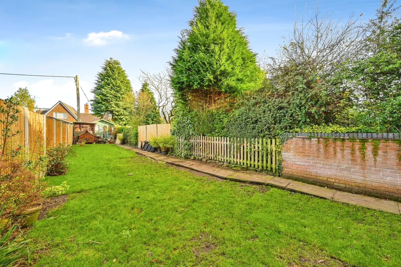 Hall Drive, Doveridge, Ashbourne, photo 2