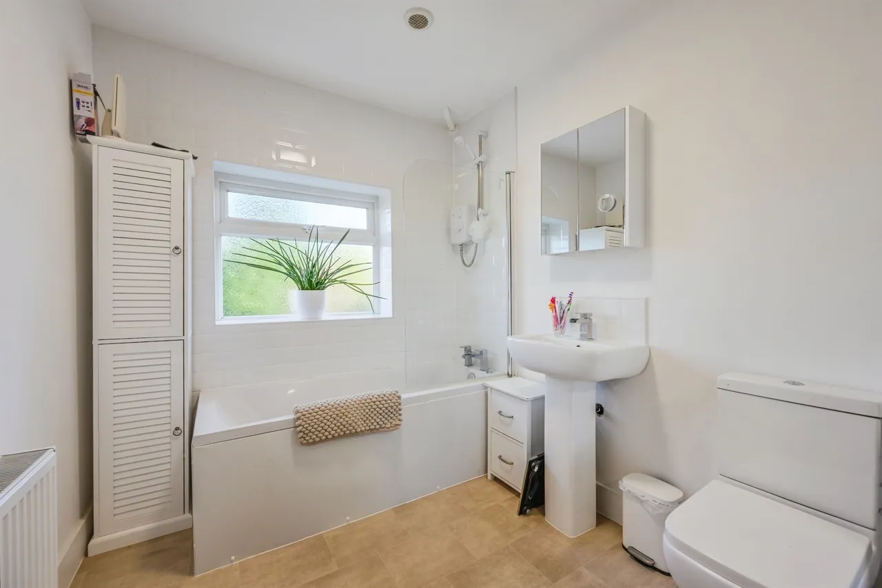 Hall Drive, Doveridge, Ashbourne, photo 10