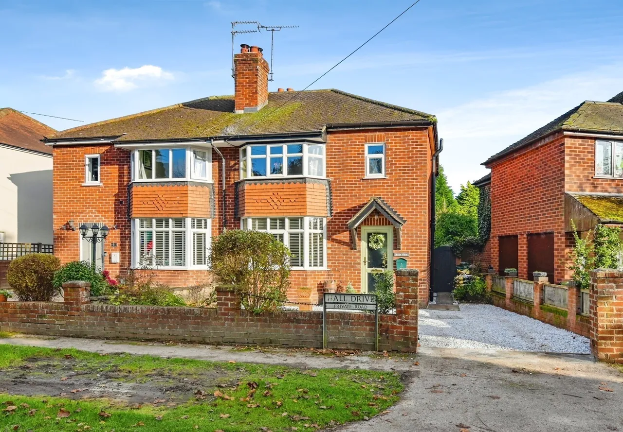 3 bed house for sale — Hall Drive, Doveridge, Ashbourne