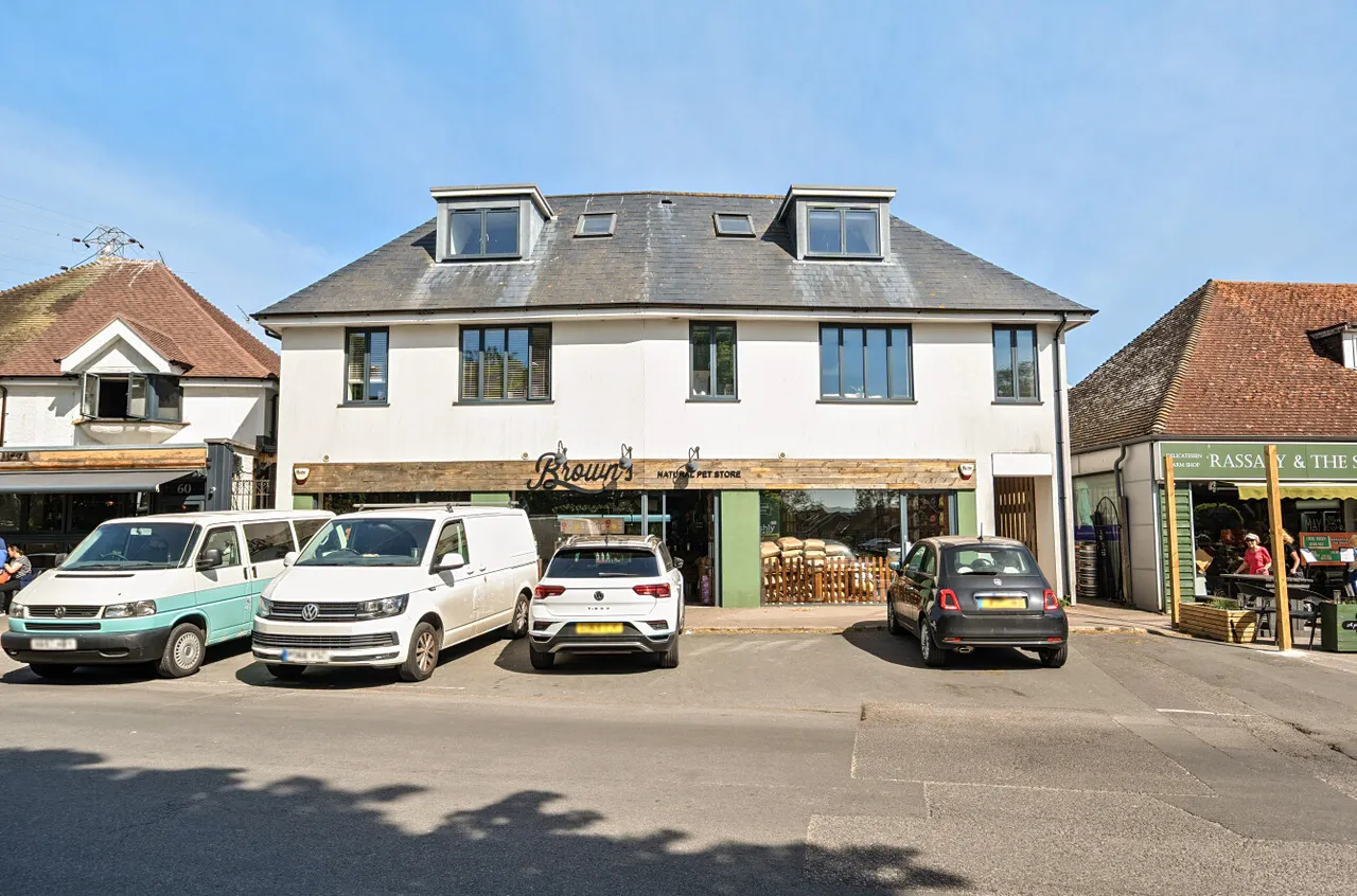 2 bed flat for sale, Ferring Street, Ferring, BN12