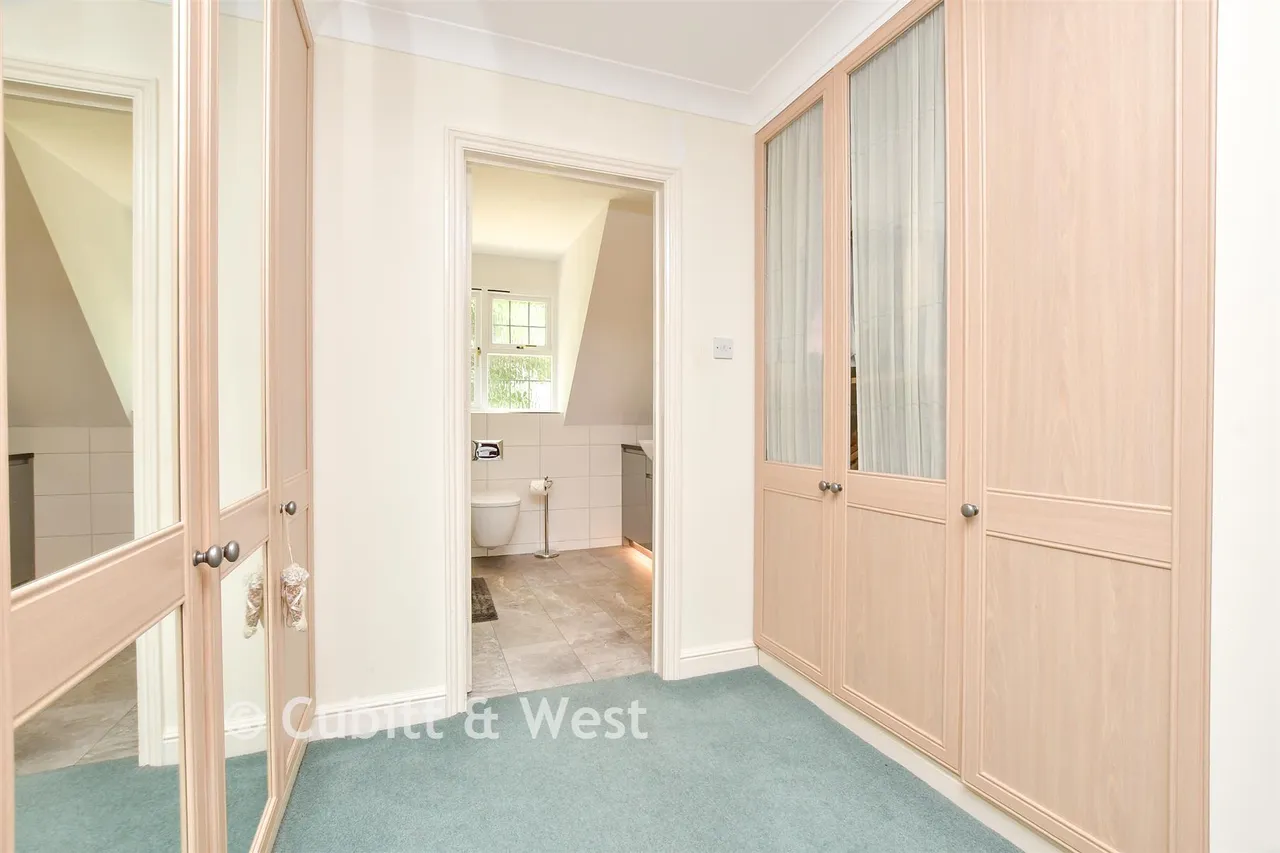 Reigate Road, Leatherhead, KT22, photo 9