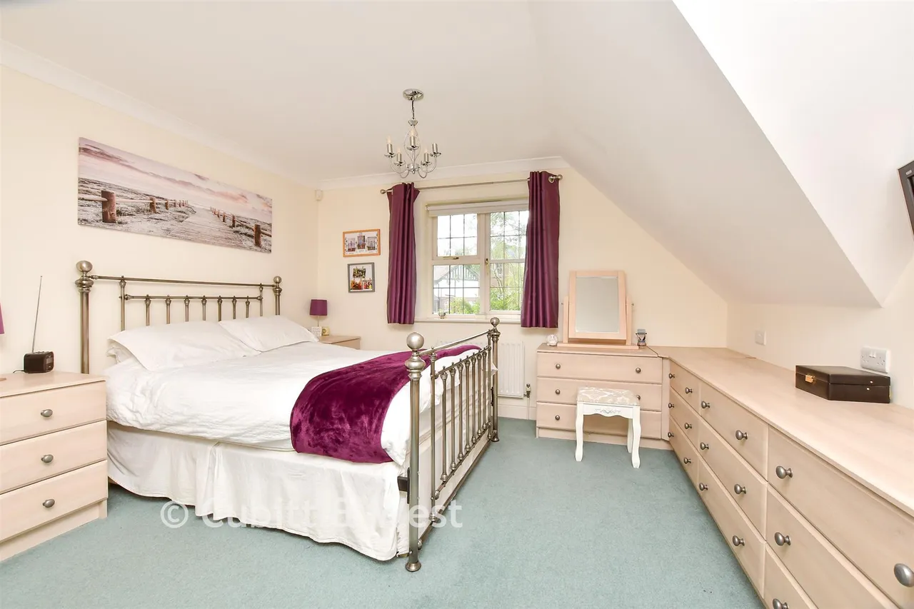Reigate Road, Leatherhead, KT22, photo 8