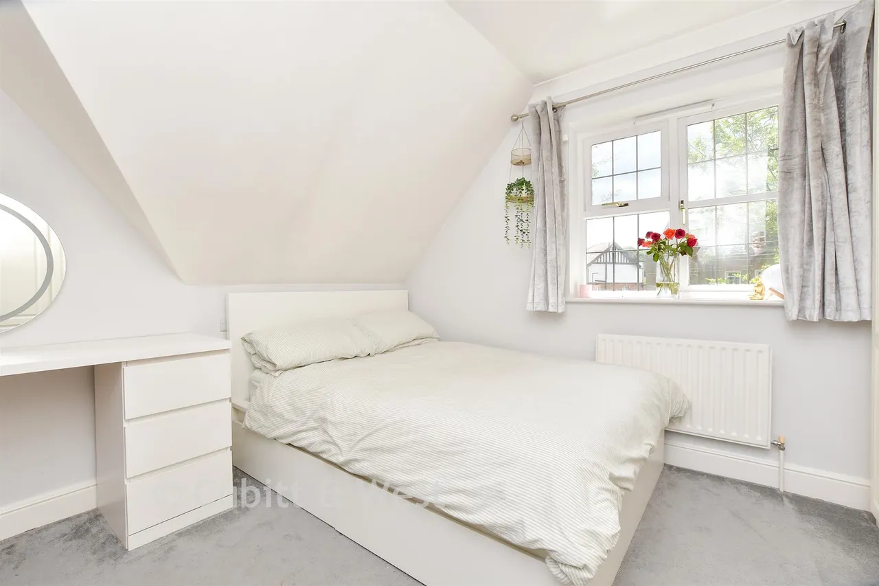 Reigate Road, Leatherhead, KT22, photo 12