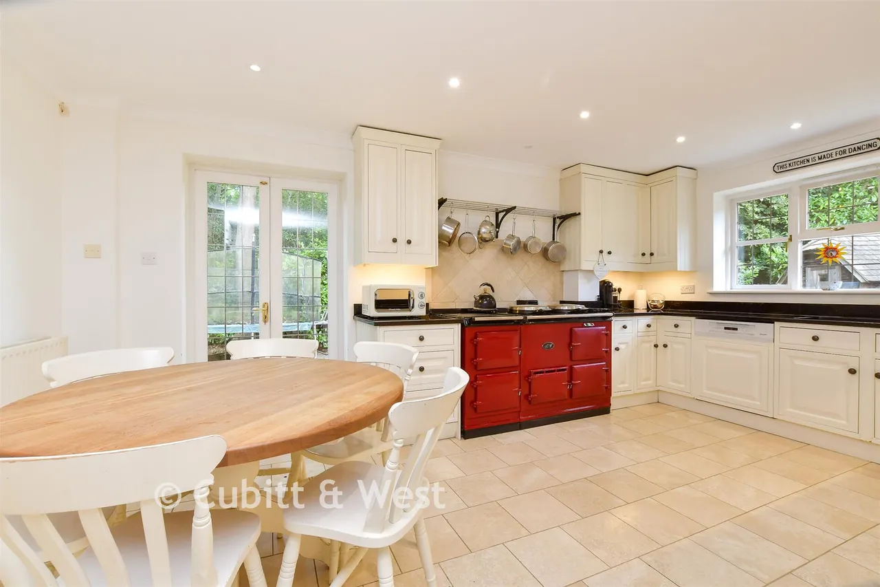 Reigate Road, Leatherhead, KT22, photo 4