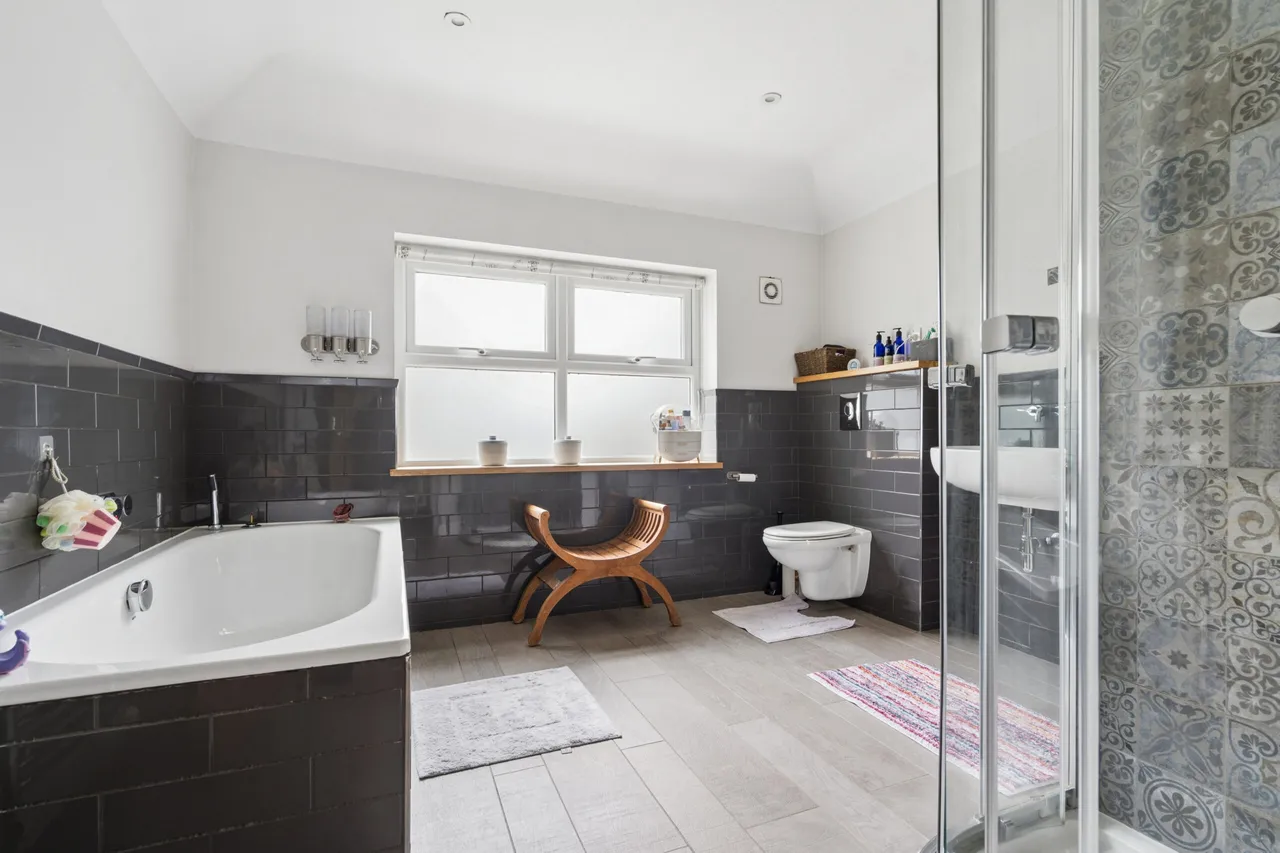 Aldenham Road, Bushey, WD23, photo 18