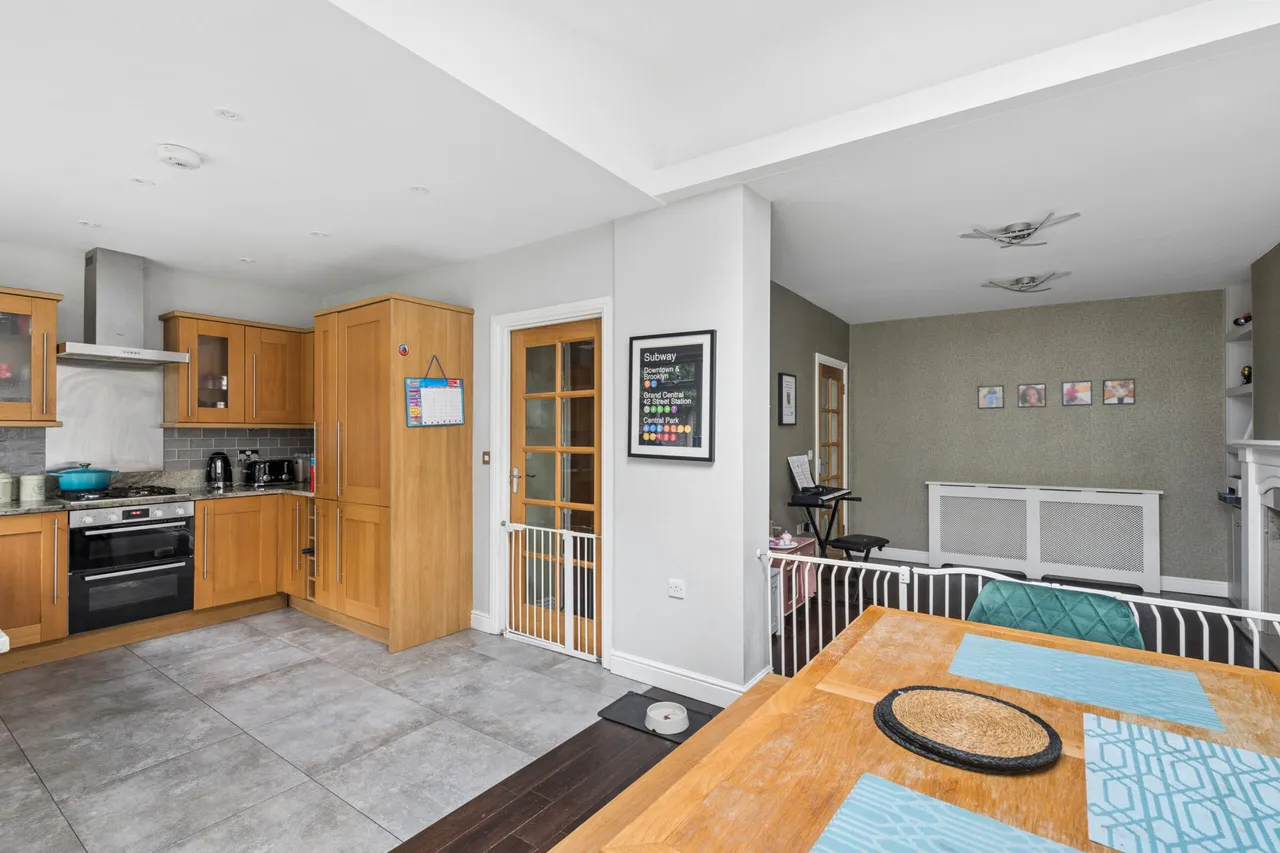 Aldenham Road, Bushey, WD23, photo 8