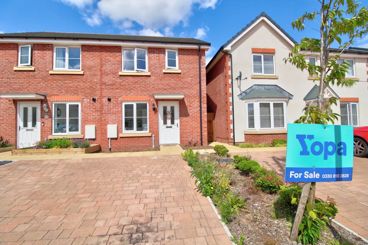 3 bed house for sale, Brabazon Road, Newport, NP10