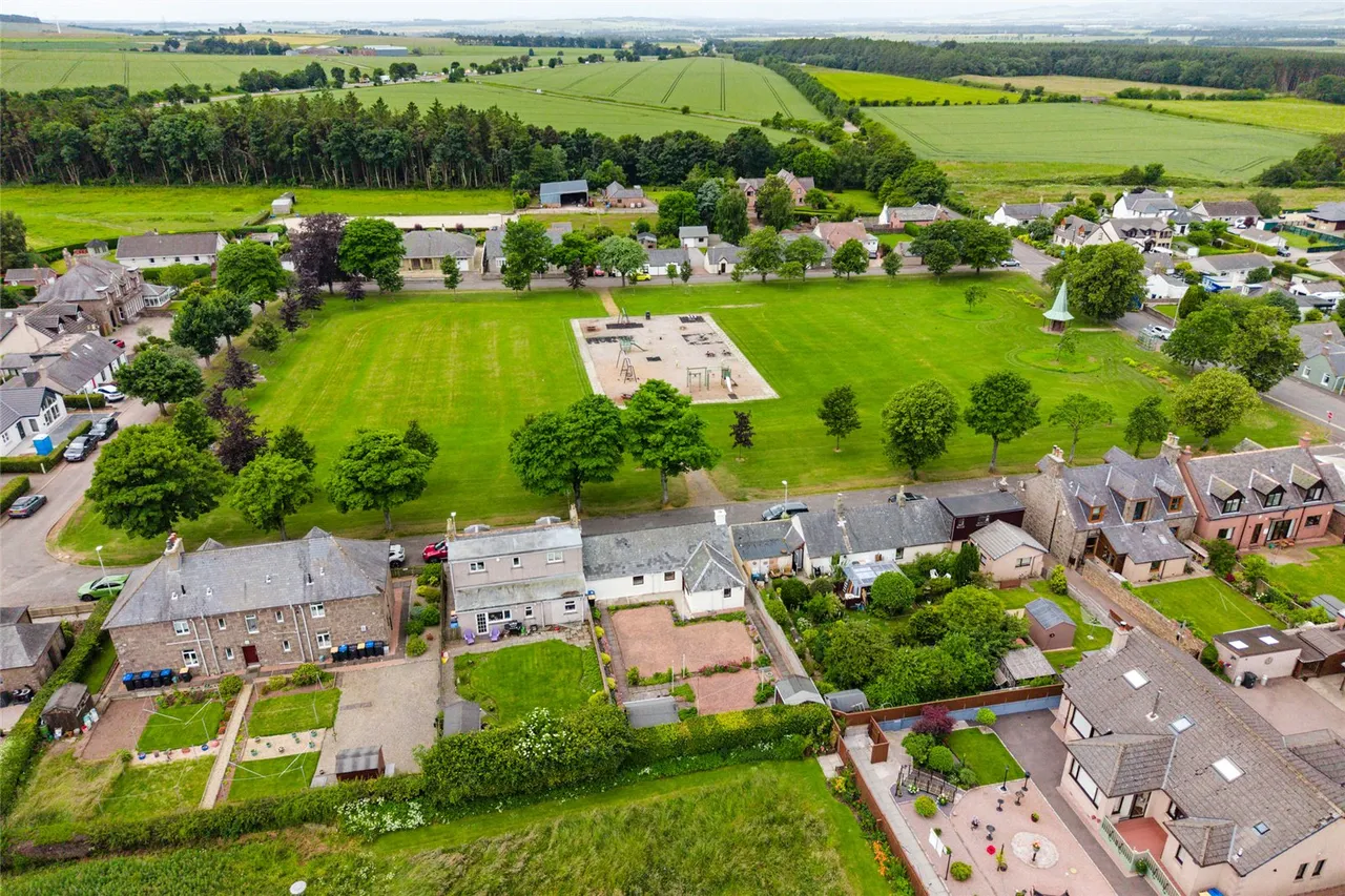 Kinnear Square, Laurencekirk, AB30, photo 23