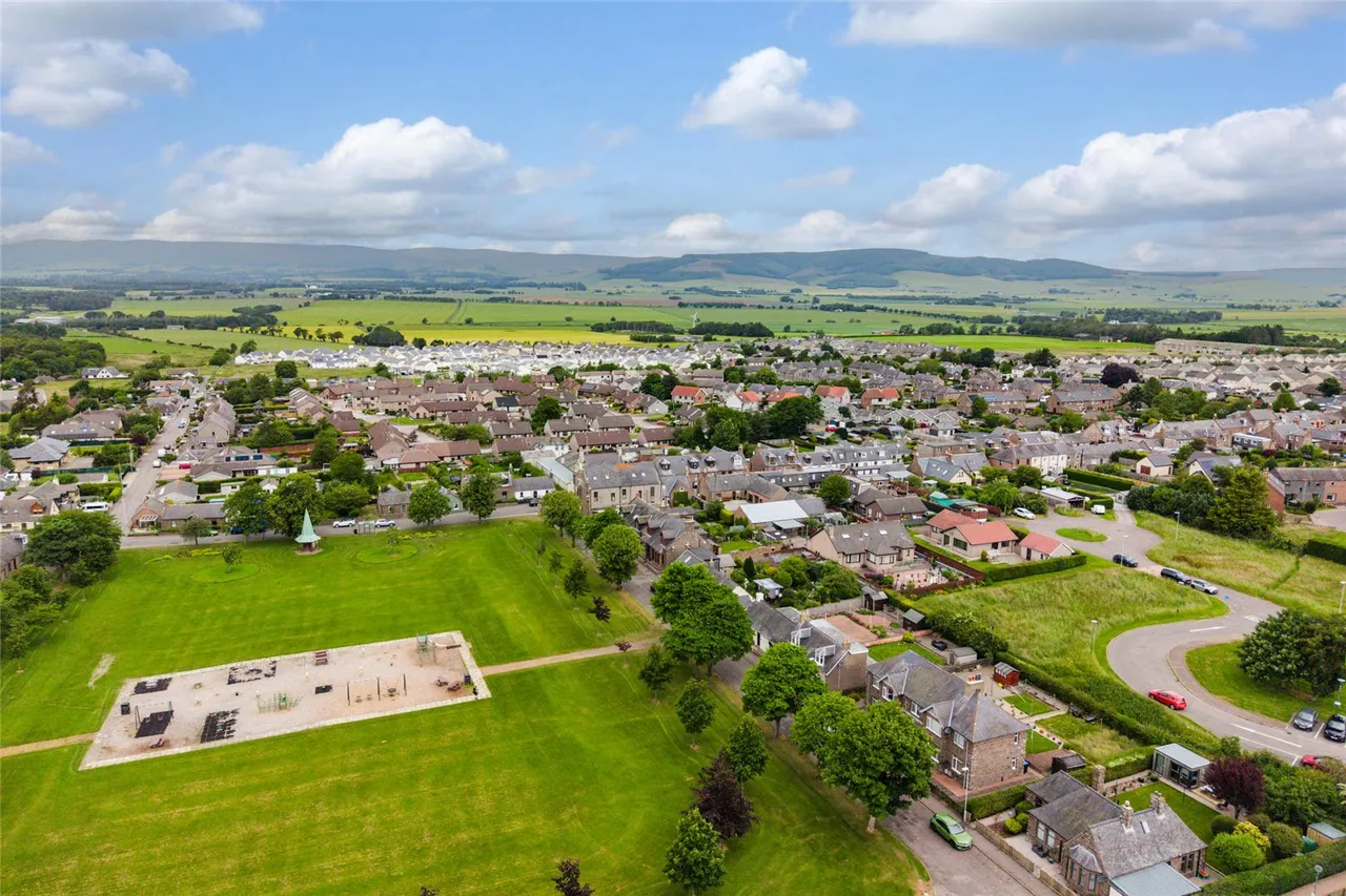 Kinnear Square, Laurencekirk, AB30, photo 24