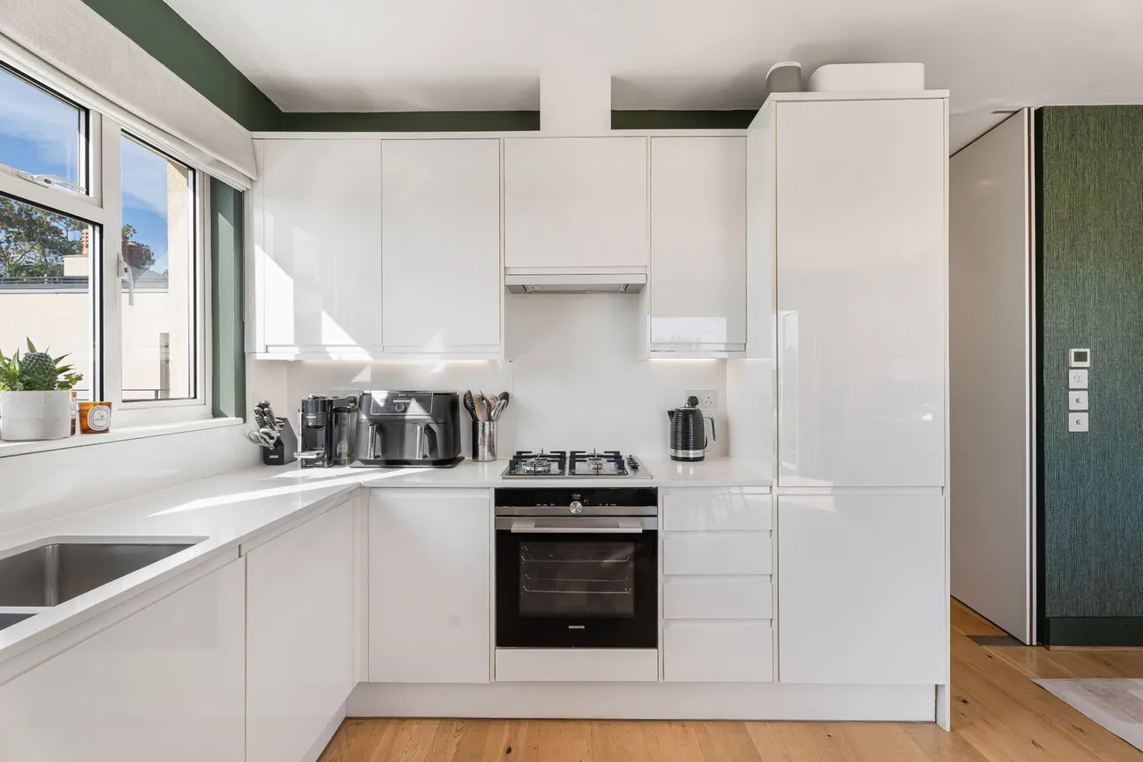 Nightingale Lane, London, SW12, photo 8