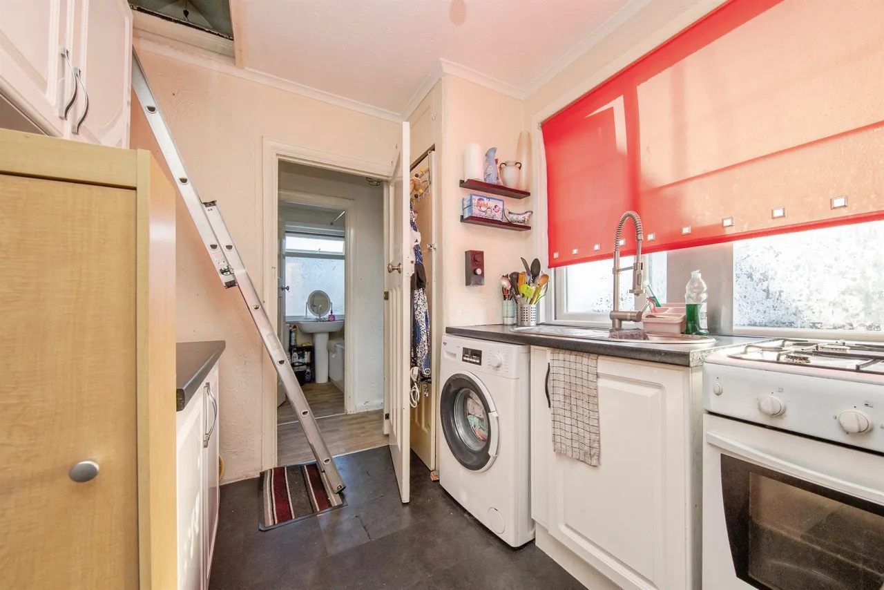 Crossways, Jaywick, Clacton-On-Sea, photo 5