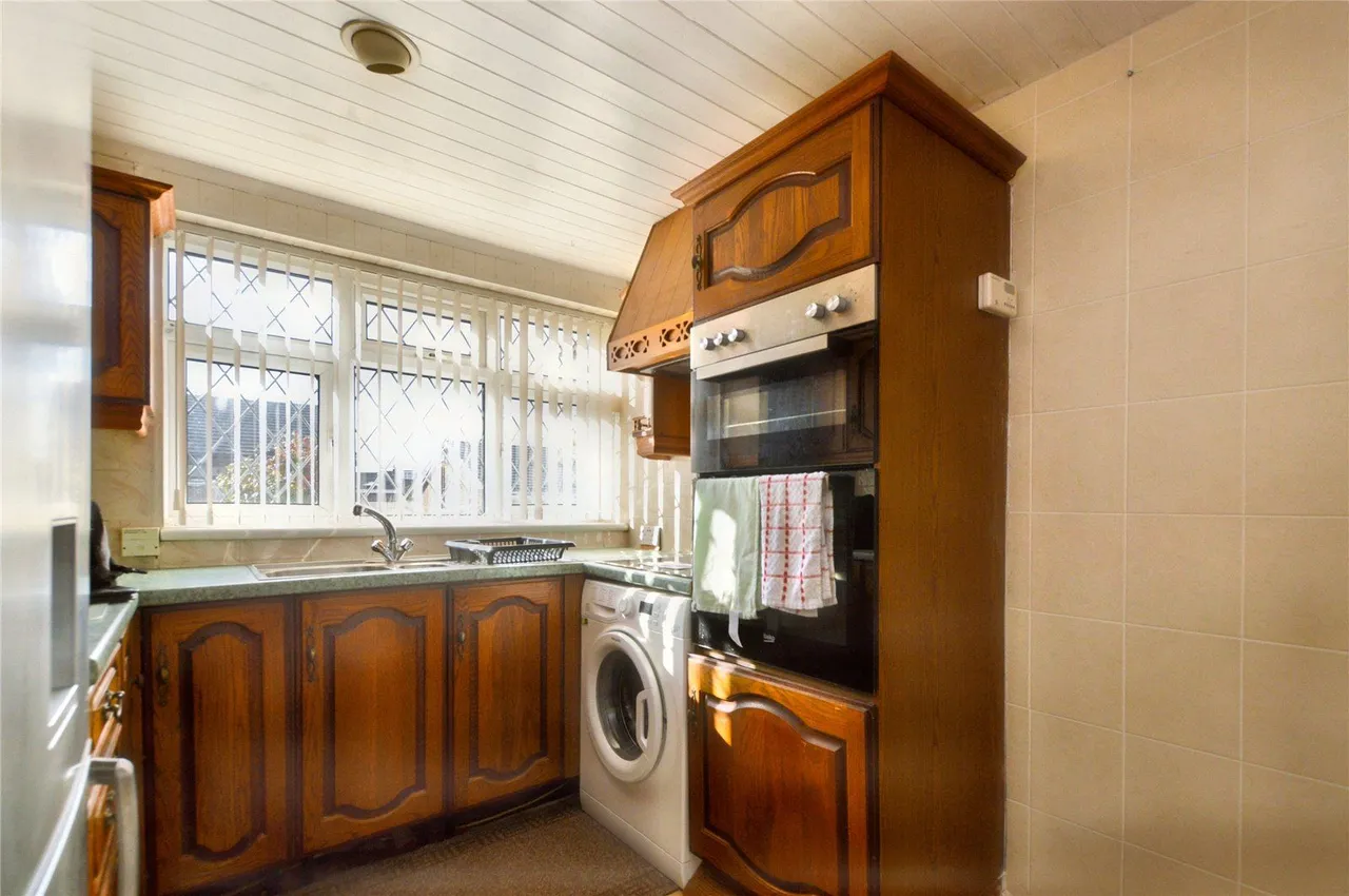 The Oval, Rothwell, LS26, photo 3