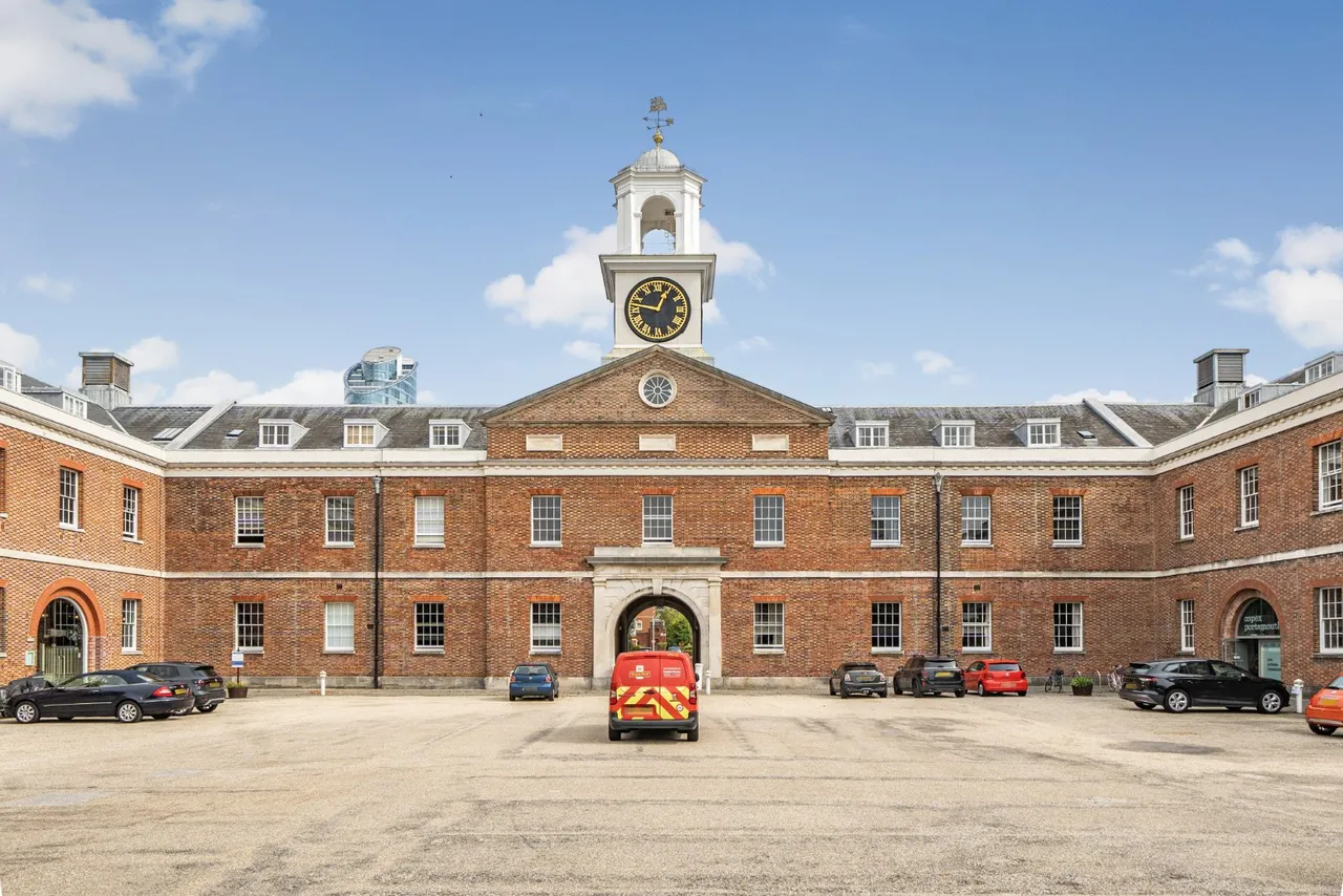 2 bed flat for sale, Gunwharf Quays, Portsmouth, PO1