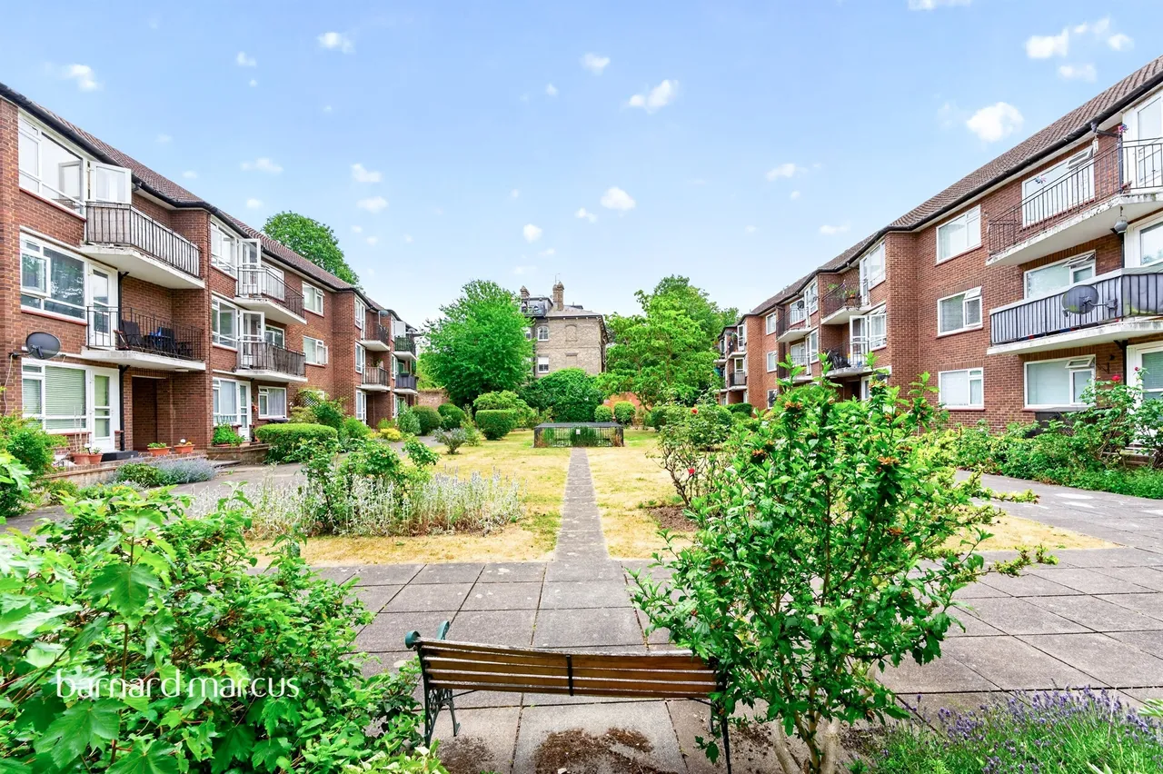 Castle Way, Feltham, TW13, photo 8