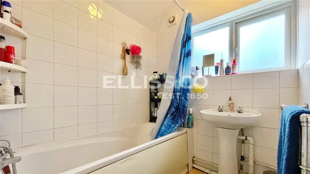 Oakington Avenue, Wembley, HA9, photo 16