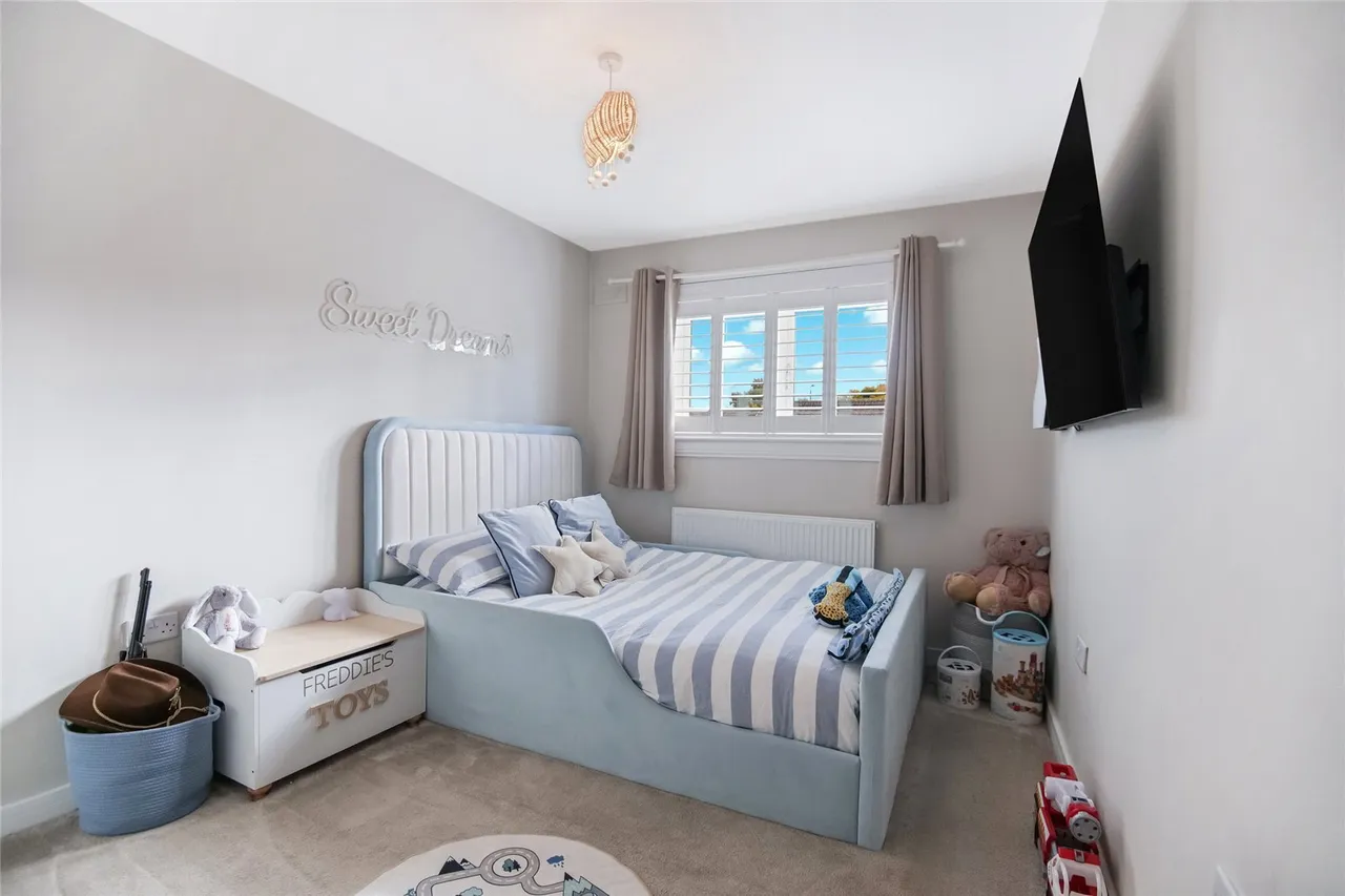 Kearn Place, Blairdardie, G15, photo 8