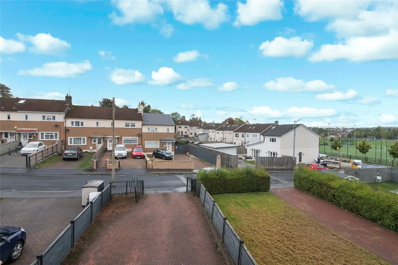 Kearn Place, Blairdardie, G15, photo 17