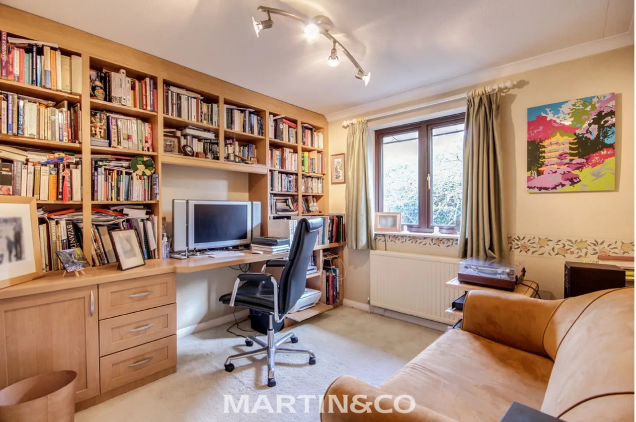 Finchampstead Road, Finchampstead, photo 6