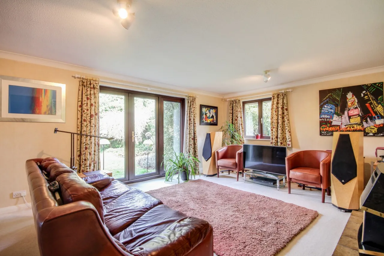 Finchampstead Road, Finchampstead, photo 2