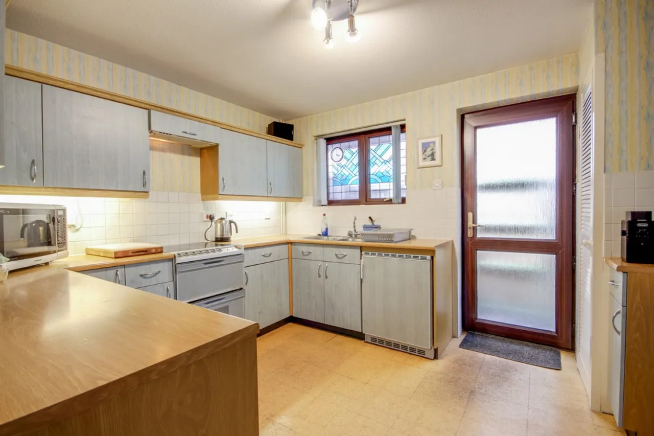 Finchampstead Road, Finchampstead, photo 5