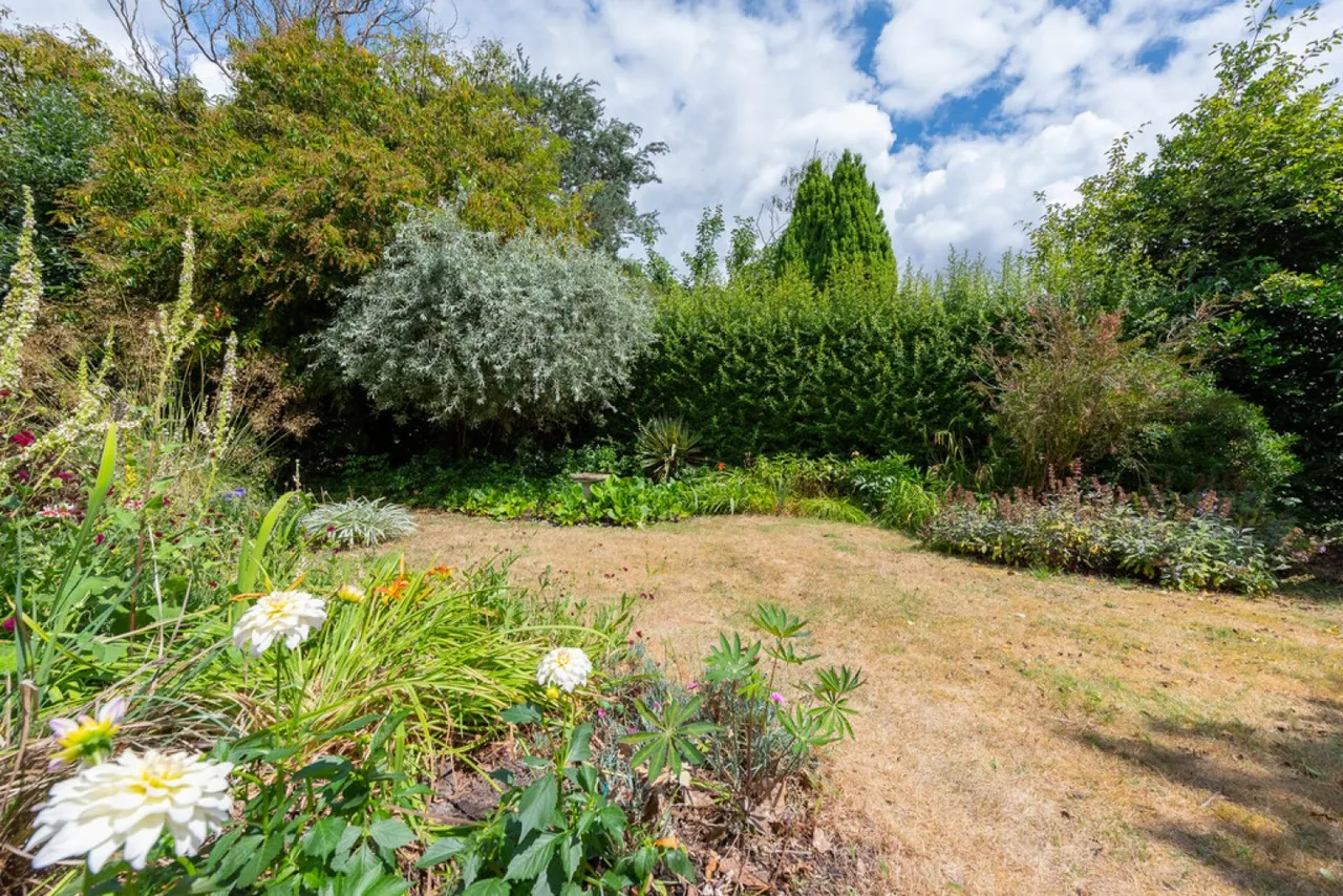 Finchampstead Road, Finchampstead, photo 10