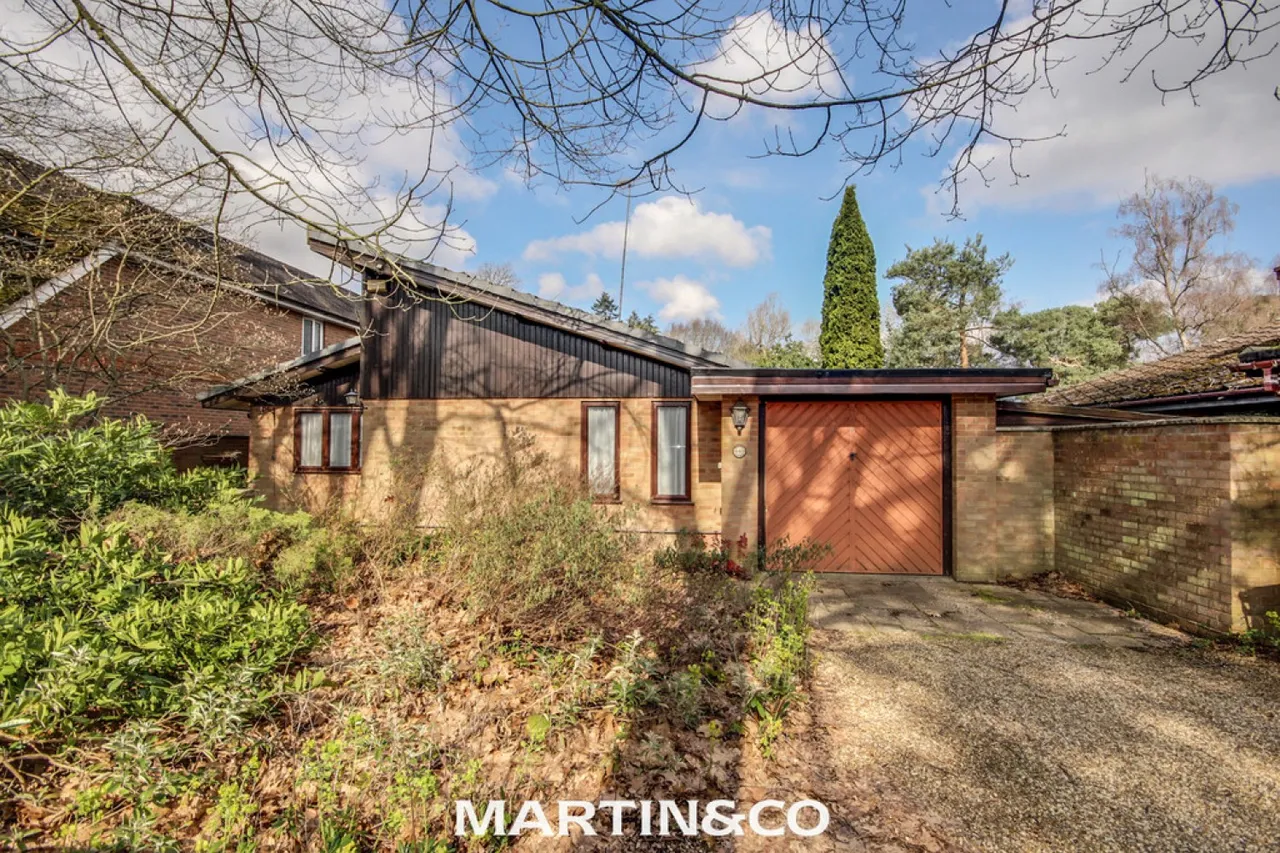 4 bed house for sale — Finchampstead Road, Finchampstead