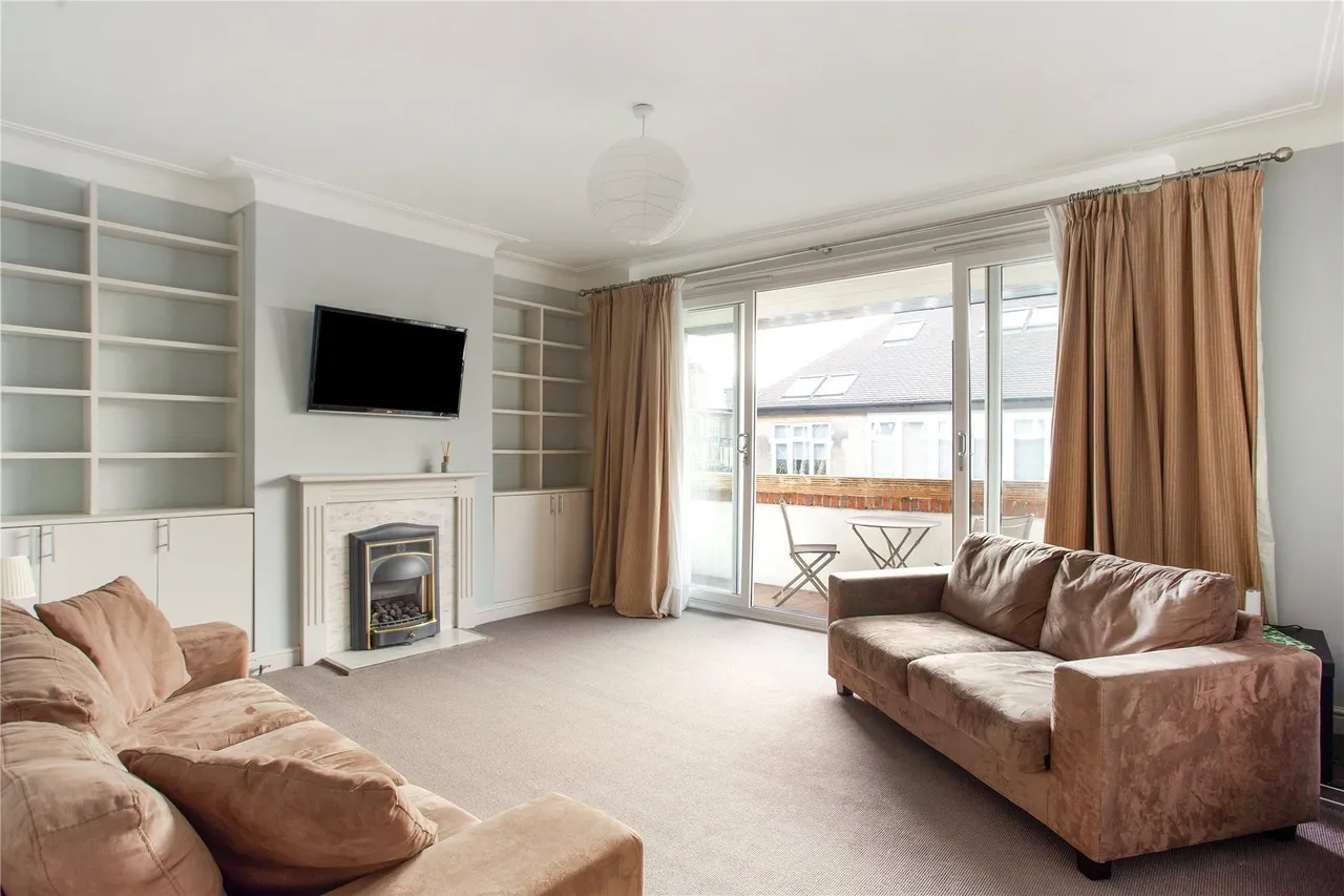 2 bed flat for sale, Glendale Drive, London, SW19
