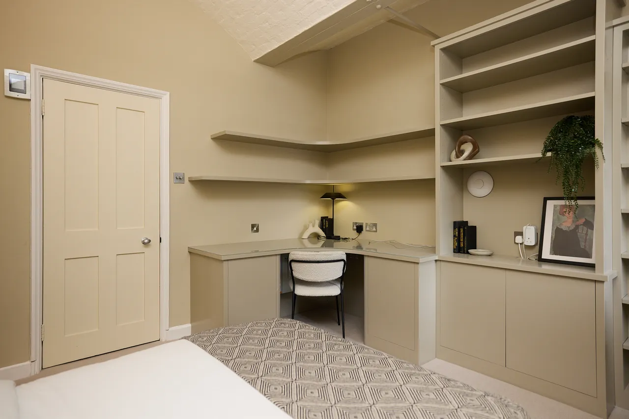 Ivory House, St Katharine Docks, E1W, photo 17