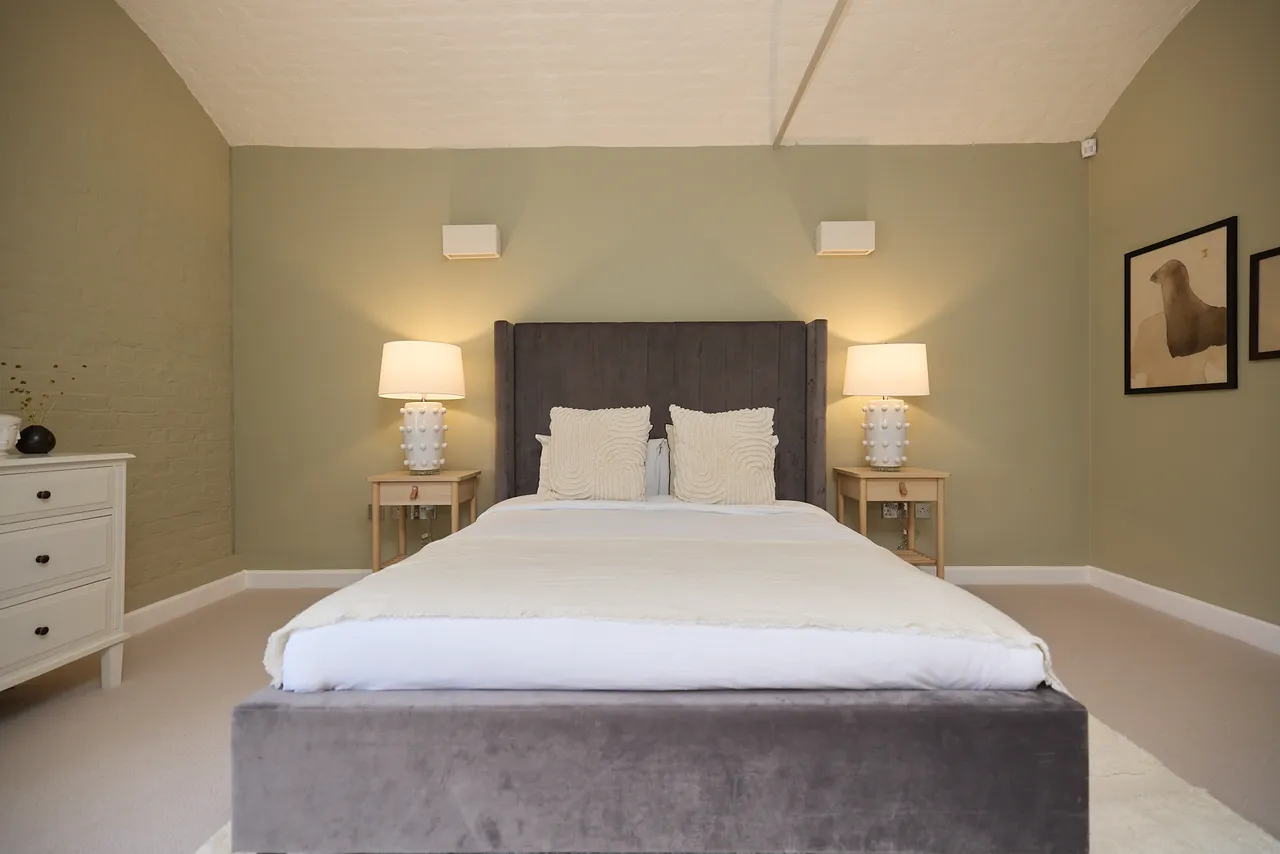 Ivory House, St Katharine Docks, E1W, photo 15