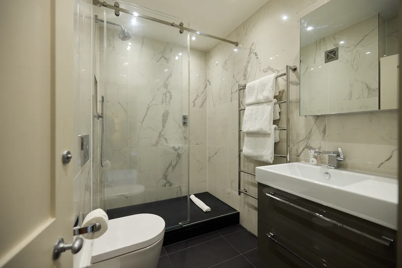 Ivory House, St Katharine Docks, E1W, photo 10