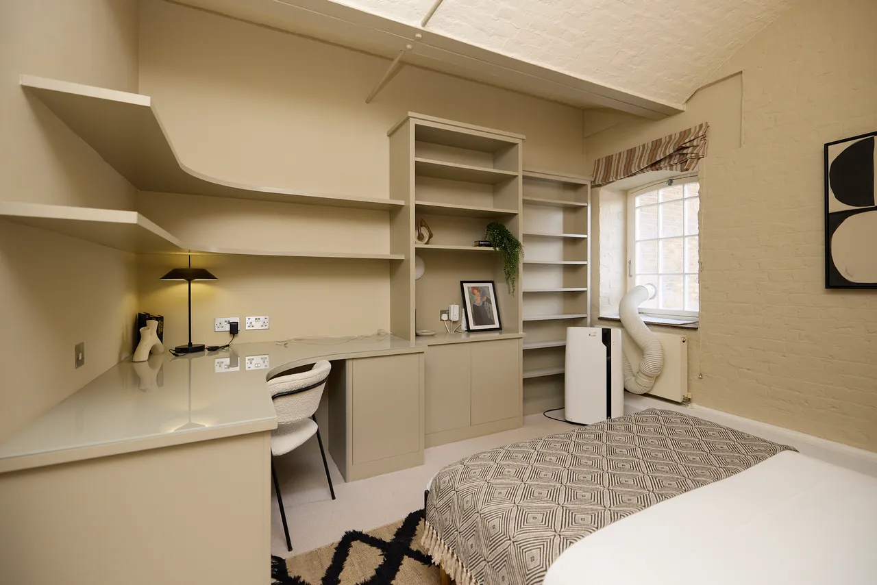 Ivory House, St Katharine Docks, E1W, photo 16