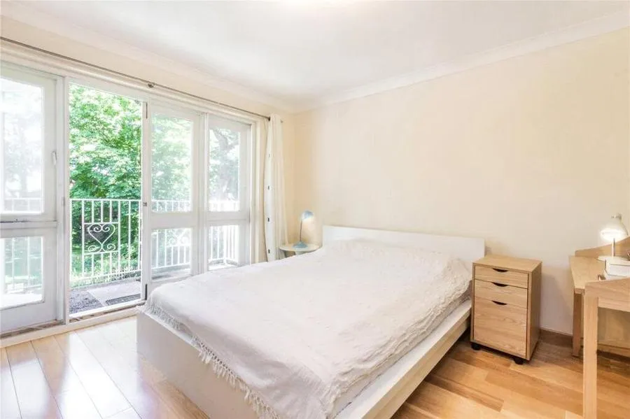 Fitzjohns Avenue, London, NW3, photo 2