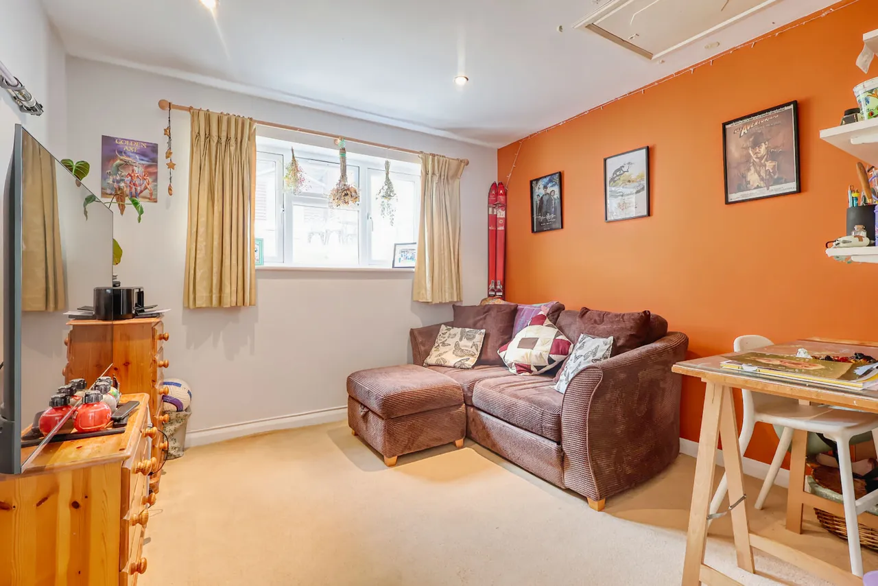 Lane End Road, High Wycombe, HP12, photo 6