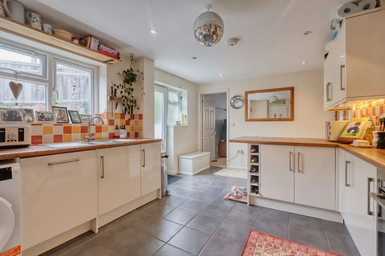 Lane End Road, High Wycombe, HP12, photo 11