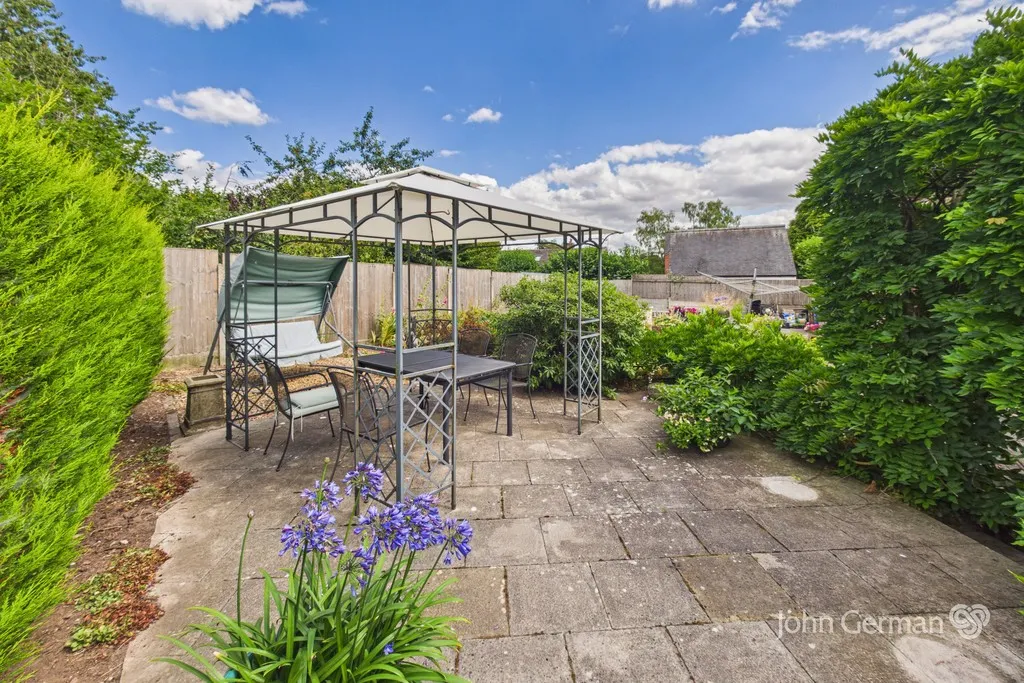 Dove Street, Ellastone, photo 29