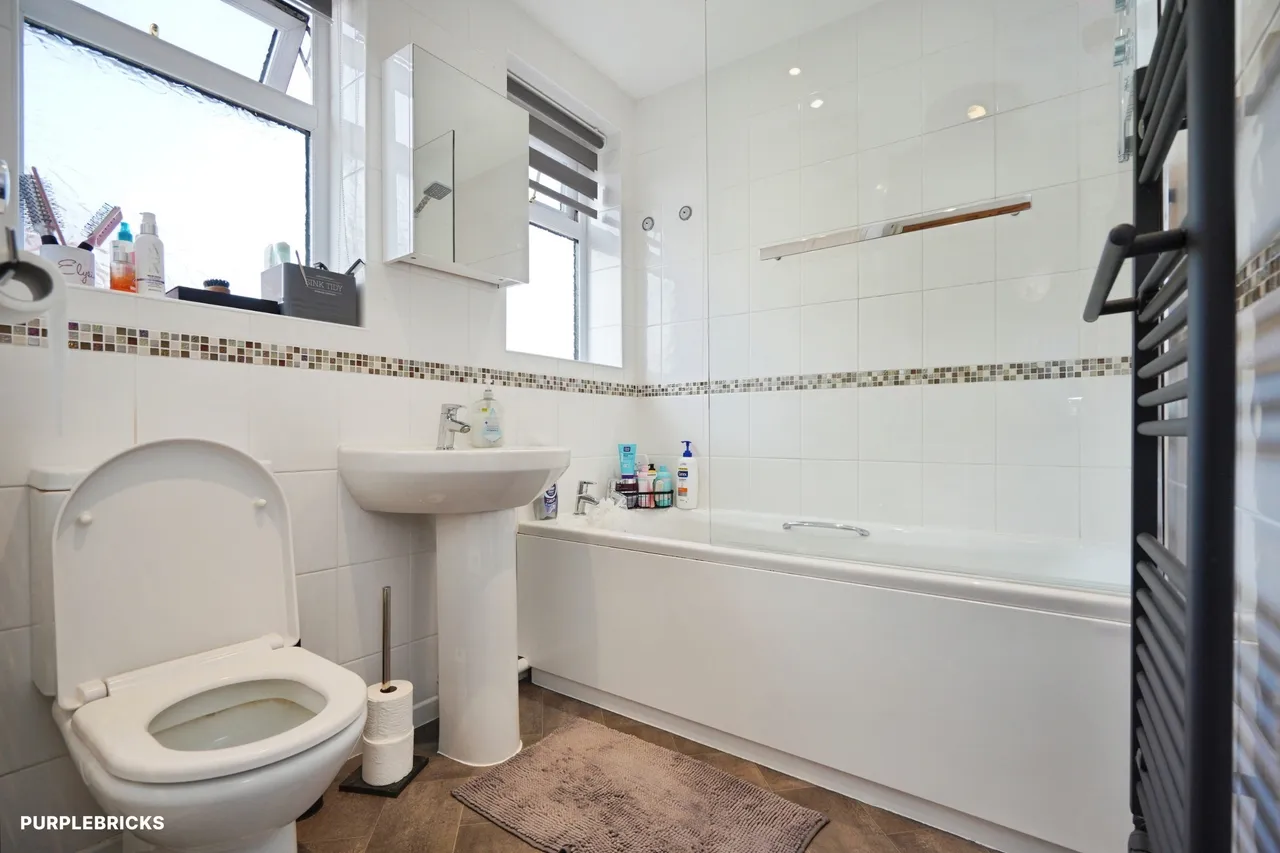 Micklehome Drive, Burton-On-Trent, DE13, photo 11