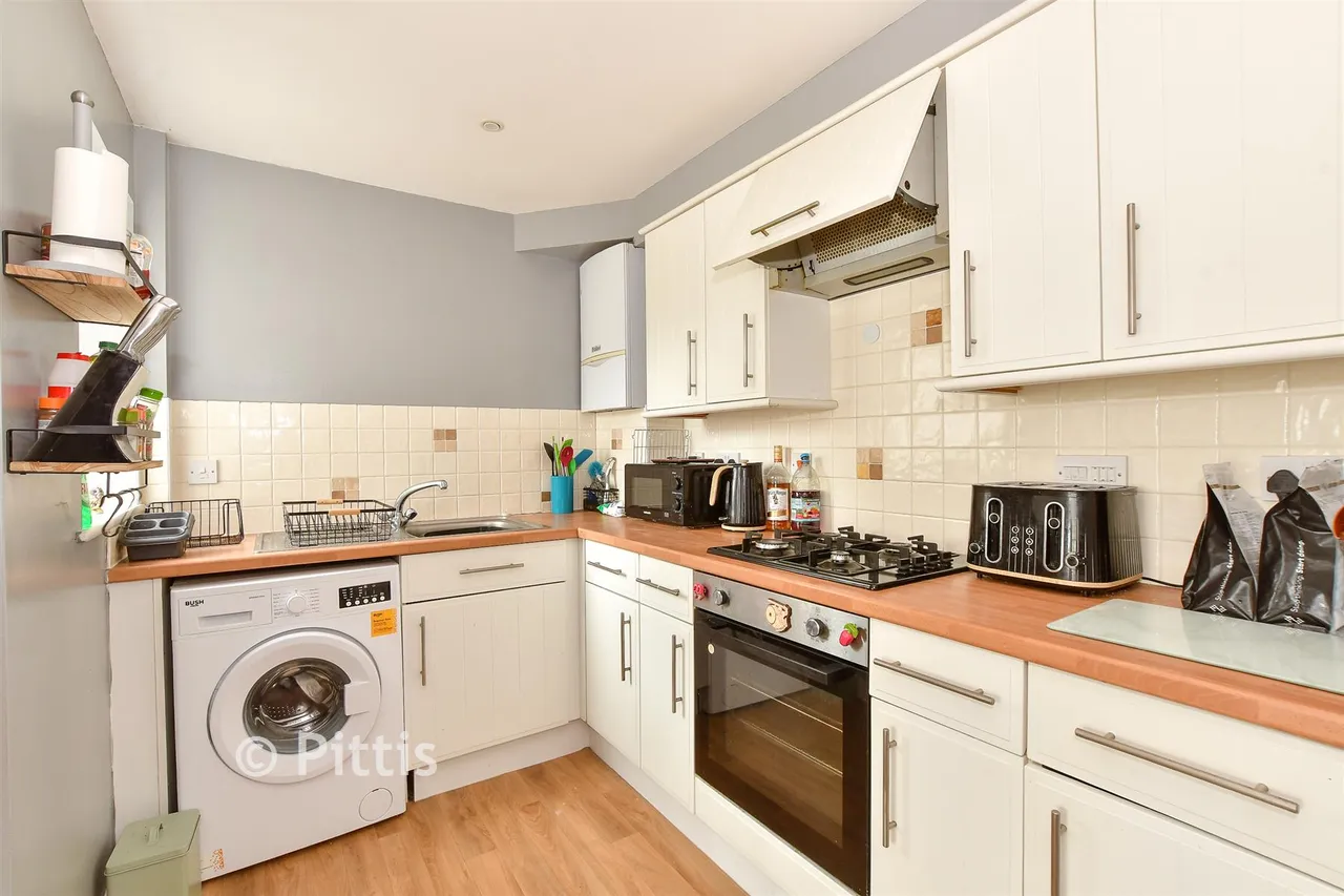 Leed Street, Sandown, PO36, photo 3