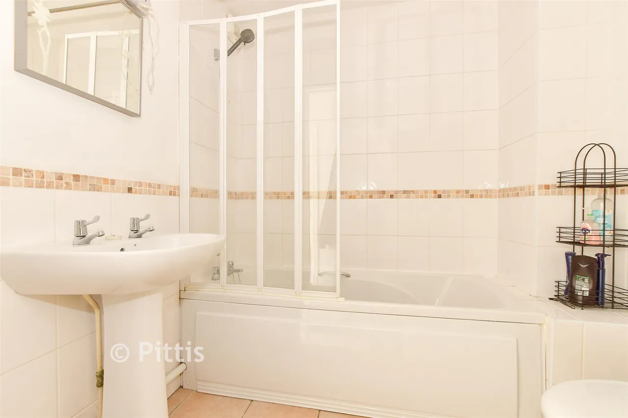 Leed Street, Sandown, PO36, photo 8